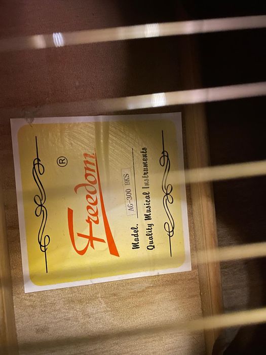 Chitara nouă Freedom