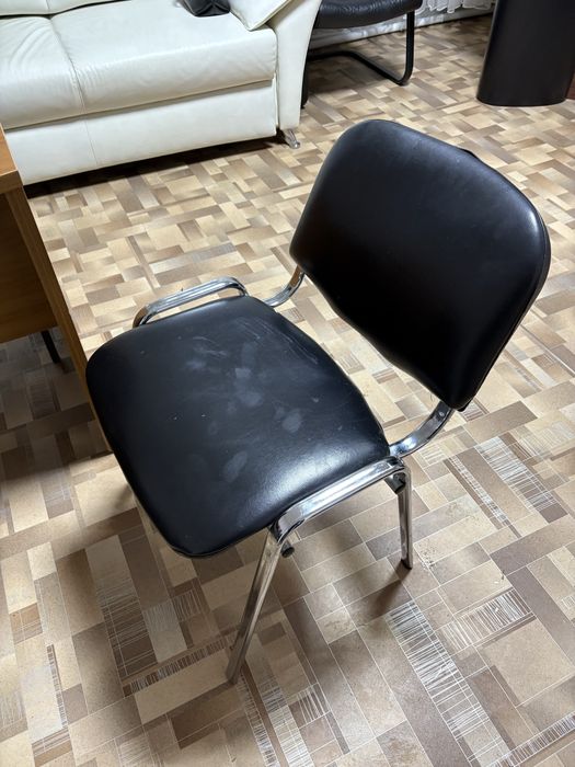 Офисные стулья б/у в хорошем состоянии