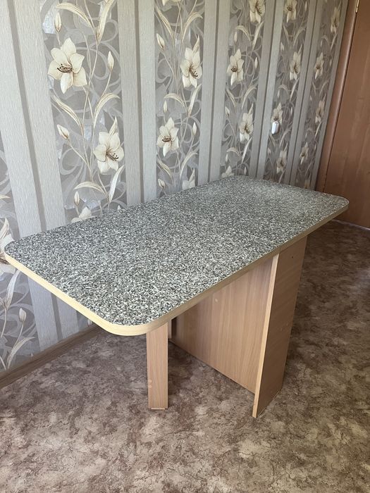 Раскладной кухонный стол