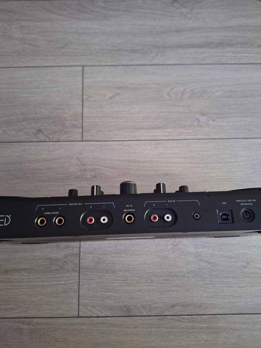 Consola DJ Hercules Impulse 500