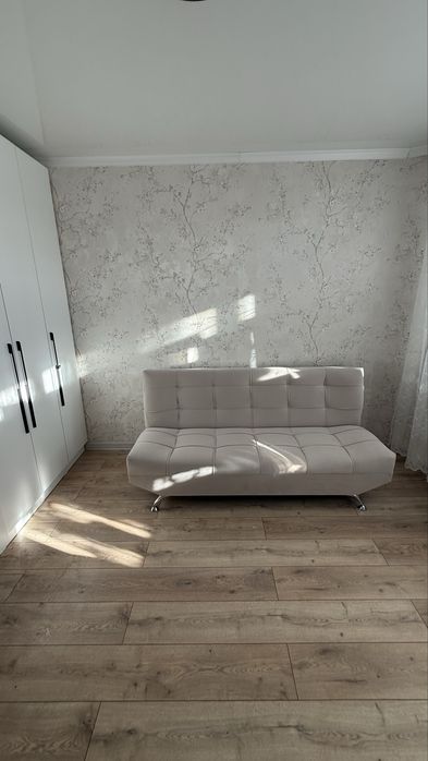 Продам диван , почти новый. Цена 60 000тг