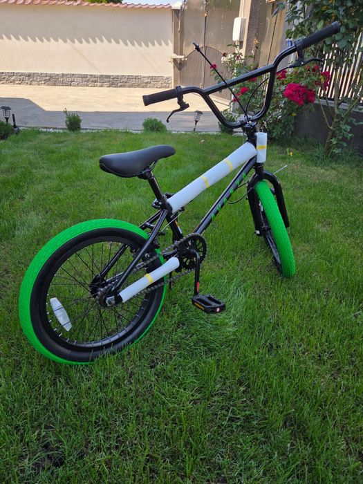 Vând Bicicleta Bmx Avasta