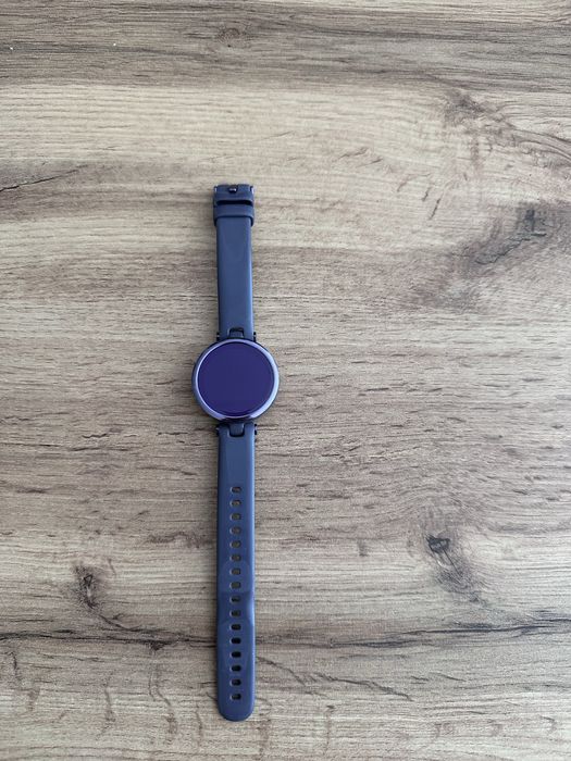 Часовник Garmin Lily