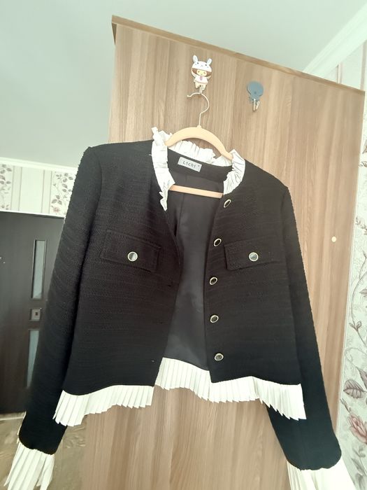 Продаю в отличном состоянии пиджак lichi