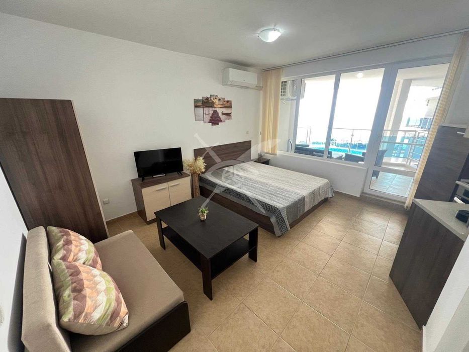 Студио - в Равда