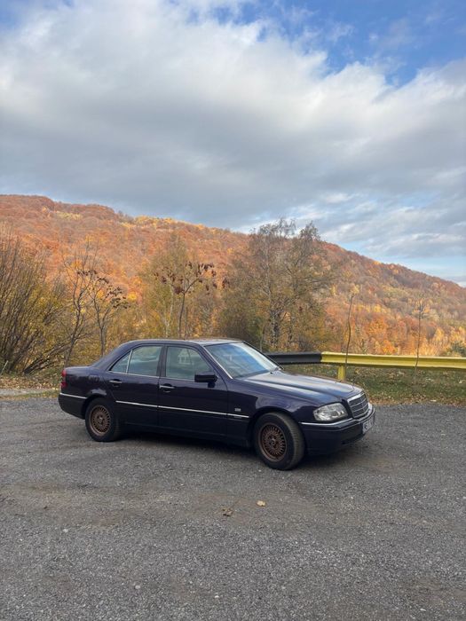 Vand/dezmembrez Mercedes c class w202