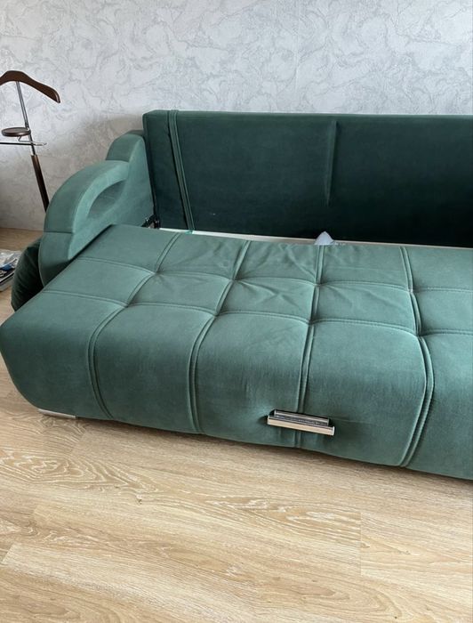 Продам диван  в отличном состояние