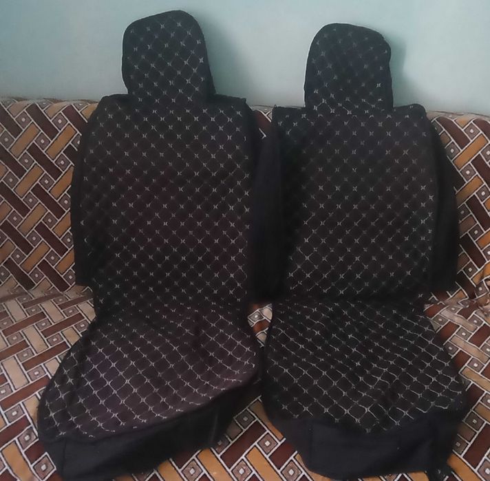 Чехлы на сиденья  автомобиля