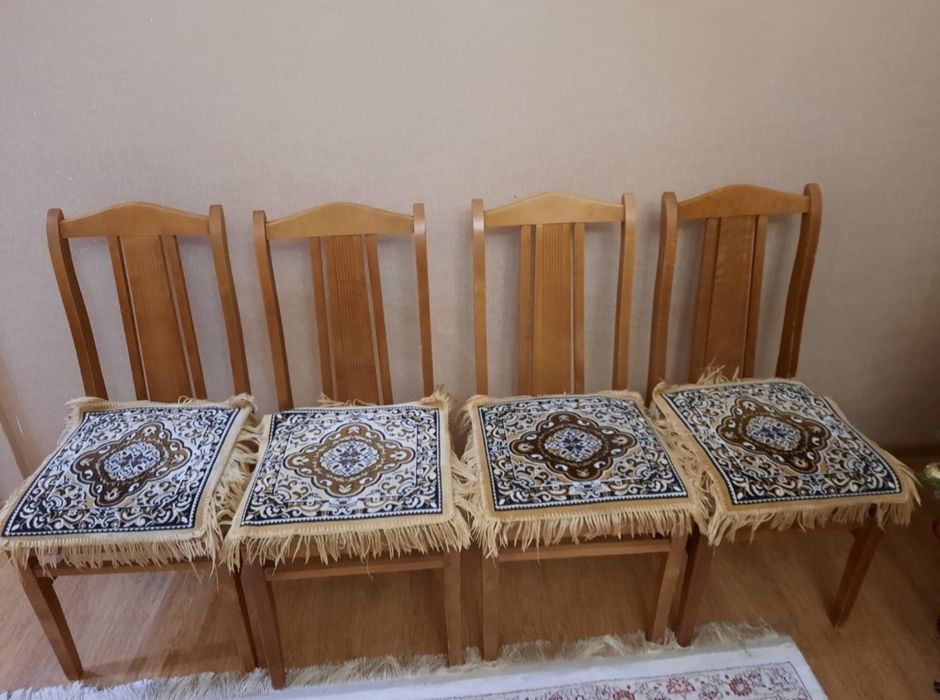 Продаются стулья, в хорошем состоянии!