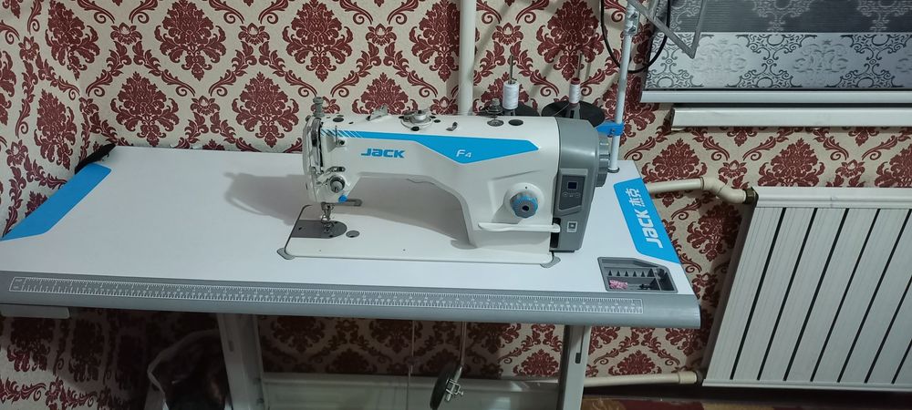 янги тикув машинаси сотилади.