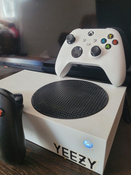 Продам Xbox series S