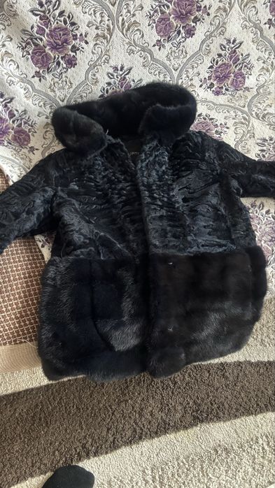 Продается шуба укороченная