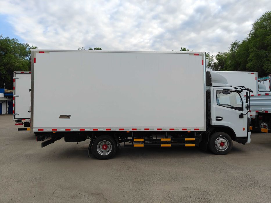Фургон-рефрижератор DONGFENG C80L г/п 3т.