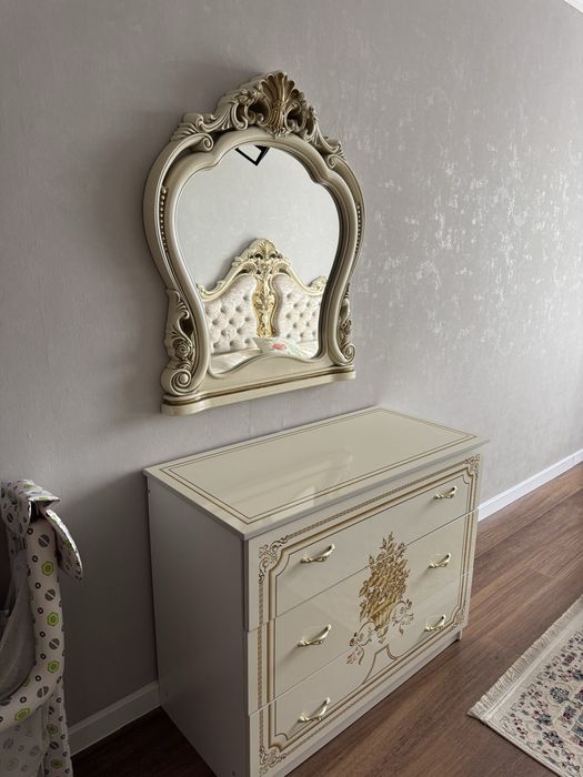 Продам спальный гарнитур