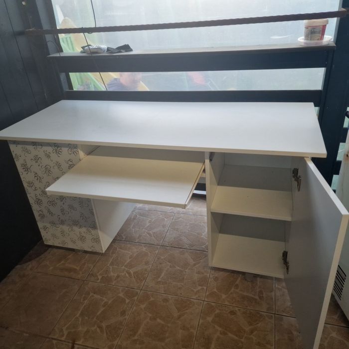 Vând birou dublu, mare