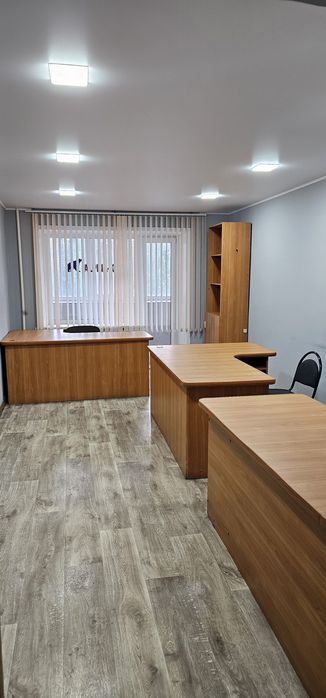 Продам помещение 96кв.м. с крыльцо на улицу Ленина.