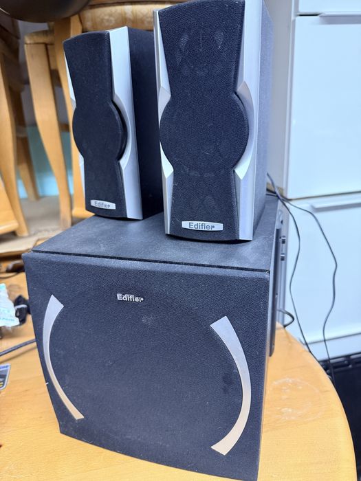 Тонколонки с буфер Edifier x600