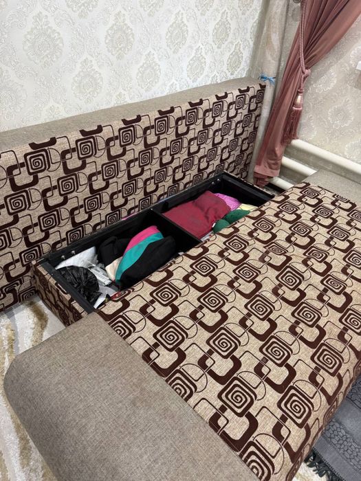 Продаю диван в отличном состояние