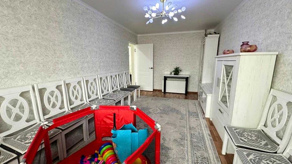 продам 4 ком в центре Айым