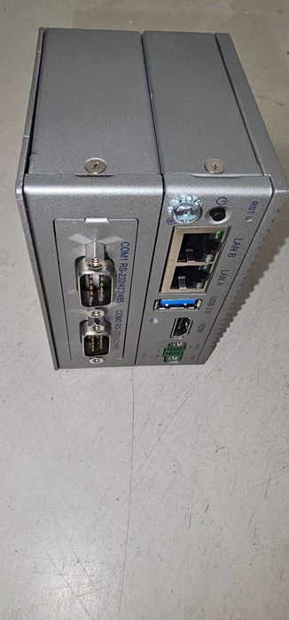 Calculator industrial advantech uno 2271g