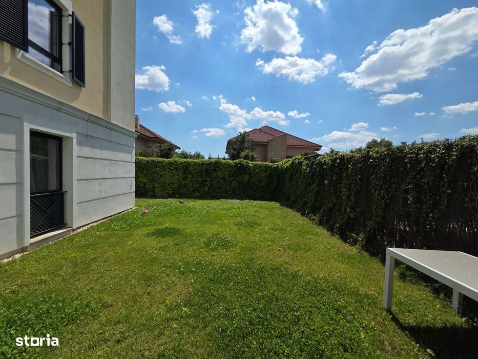 Apartament cu 4 camere si curte privata exclusiva