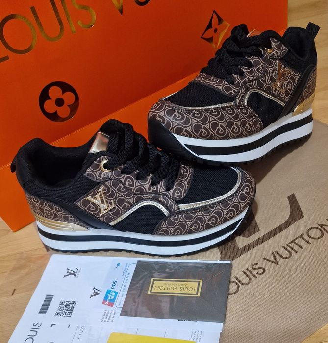 Adidasi Louis Vuitton,logo metalic auriu, saculet, etichetă