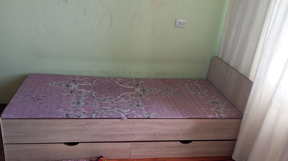 Кровать с ящиками