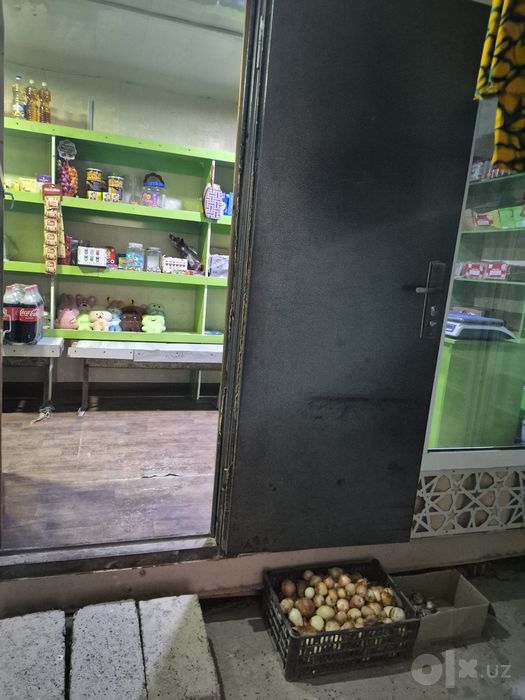 Konteyner do'kon sotiladi,jihozlari bilan birga