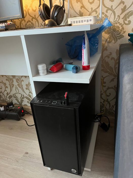 стол компьютерный