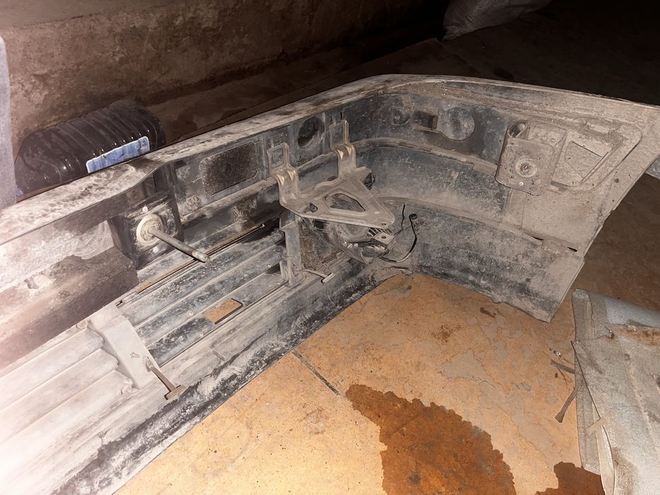 Бампер мерс 210 до рес