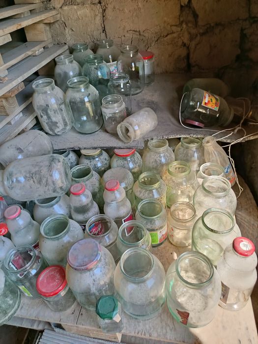 Пустые банки  стеклянные