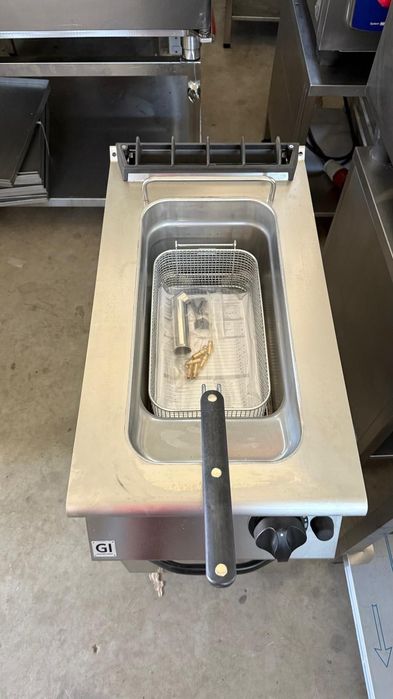 Friteuza fripteuza Gaz simplă Mareno Italia noua 15 l