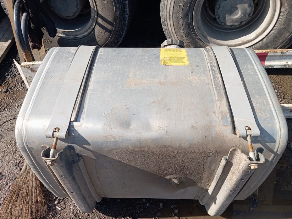 Бак дизельный сотилади