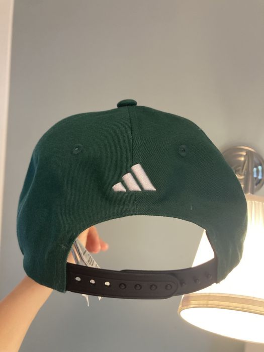 Зелена шапка с козирка Adidas