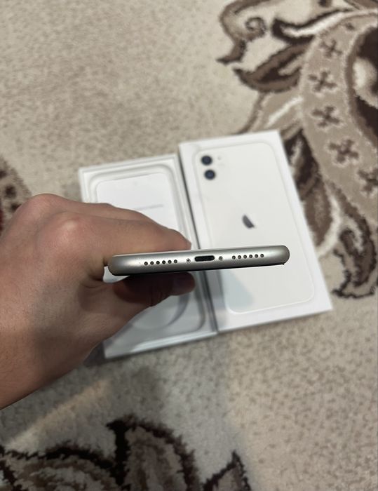 iPhone 11 в отличном состоянии