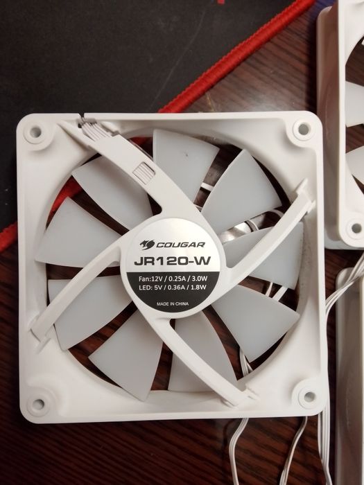 Корпусные вентиляторы Cougar JR120-W и ARGB контроллер