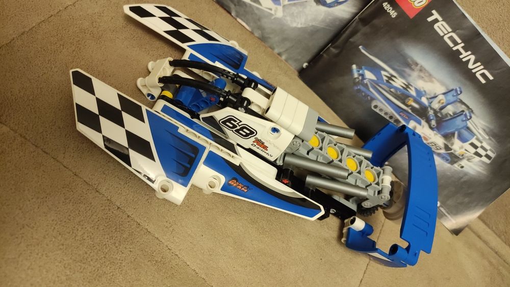 LEGO® Technic 2 в 1 - Хидроплан 42045