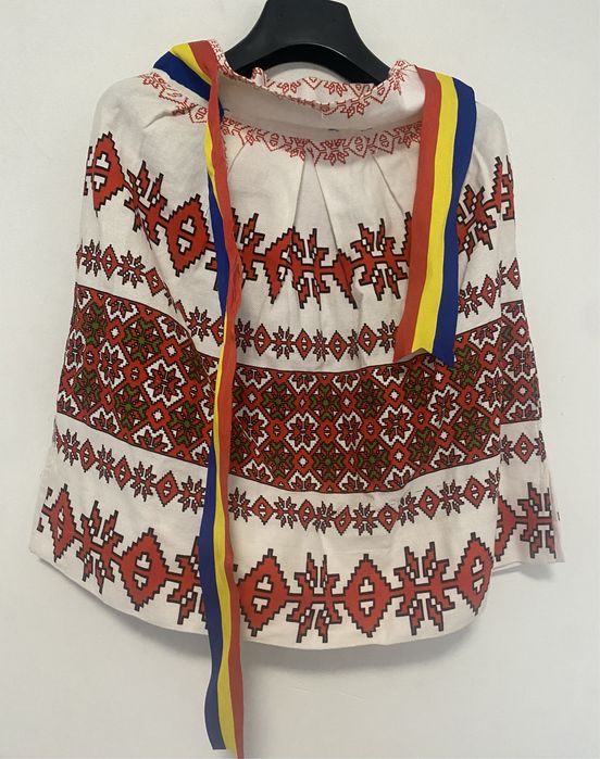 Fustă model traditional fetita