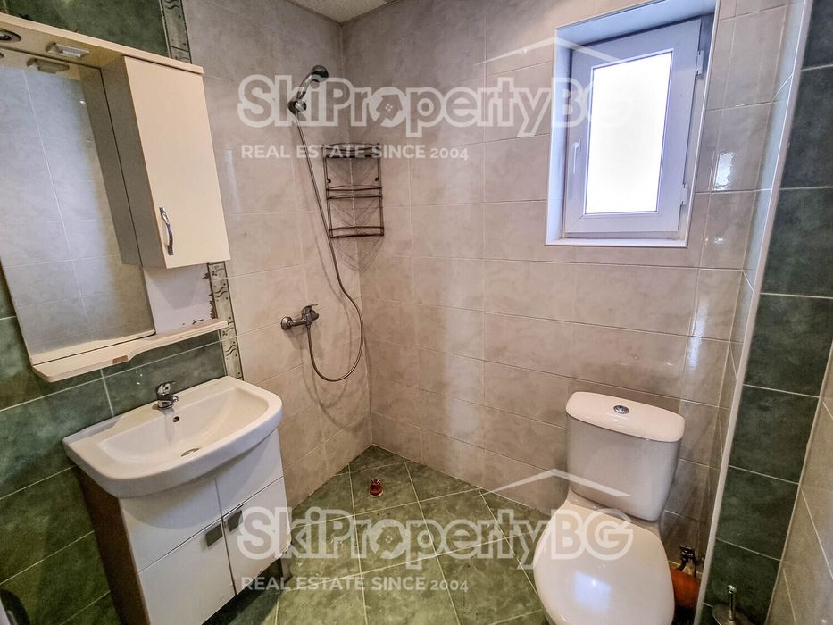 Етаж от къща в добър жилищен район на Самоков!