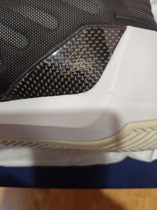 Vând semighete Underarmour Stephen Curry mărimea 45