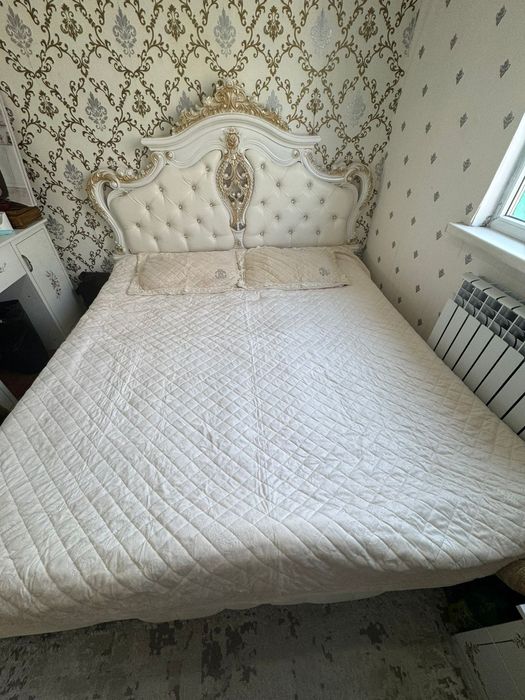 Продам спальню гарнитуру