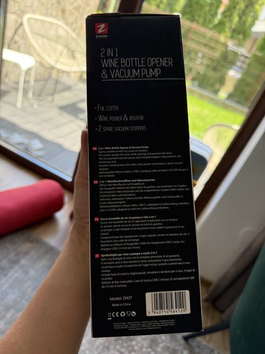 Deschizător electric de vin + pompă vacuum 2 în 1 – NOU