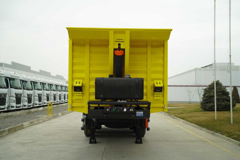 Полуприцеп-самосвал
зерновоз, объём 35 куб.м Оси “TRAX”