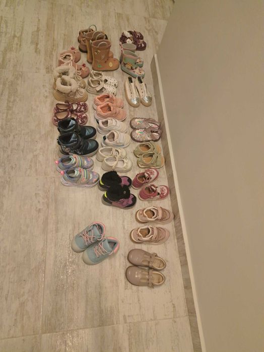 adidasi/sneakersi fetite