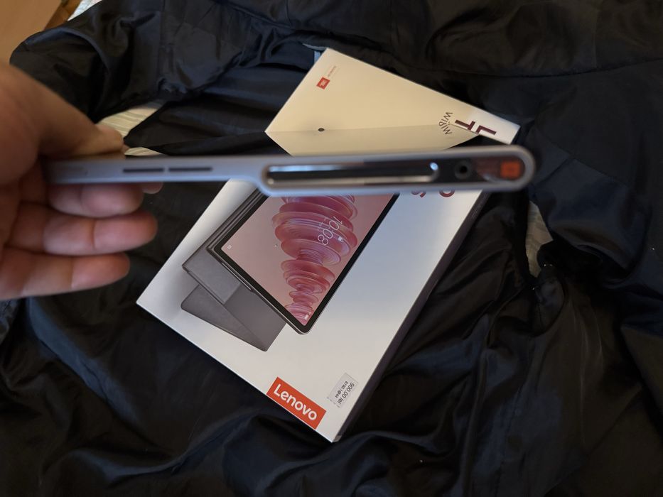 Tableta lenovo Tab Plus  8 gb ram