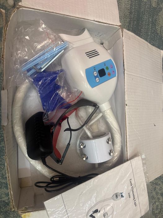 Аппарат для косметического отбеливания зубов