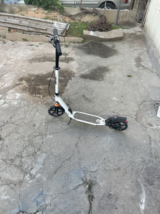 Самокат урбан белого цвета