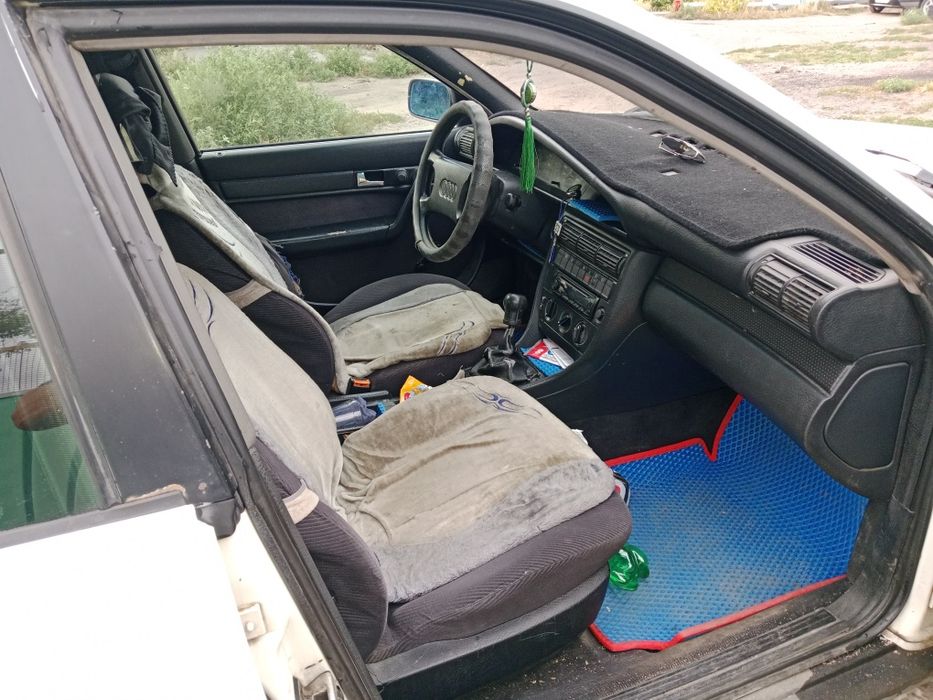 Продам машину срочно Ауди 100 с4