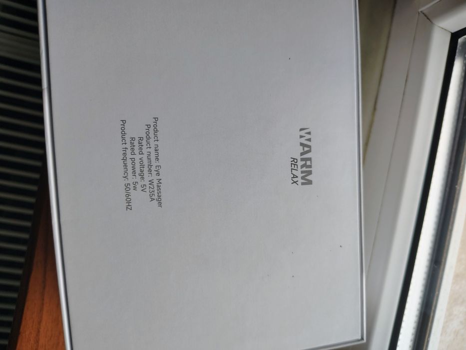 Aparat de masaj pentru ochi