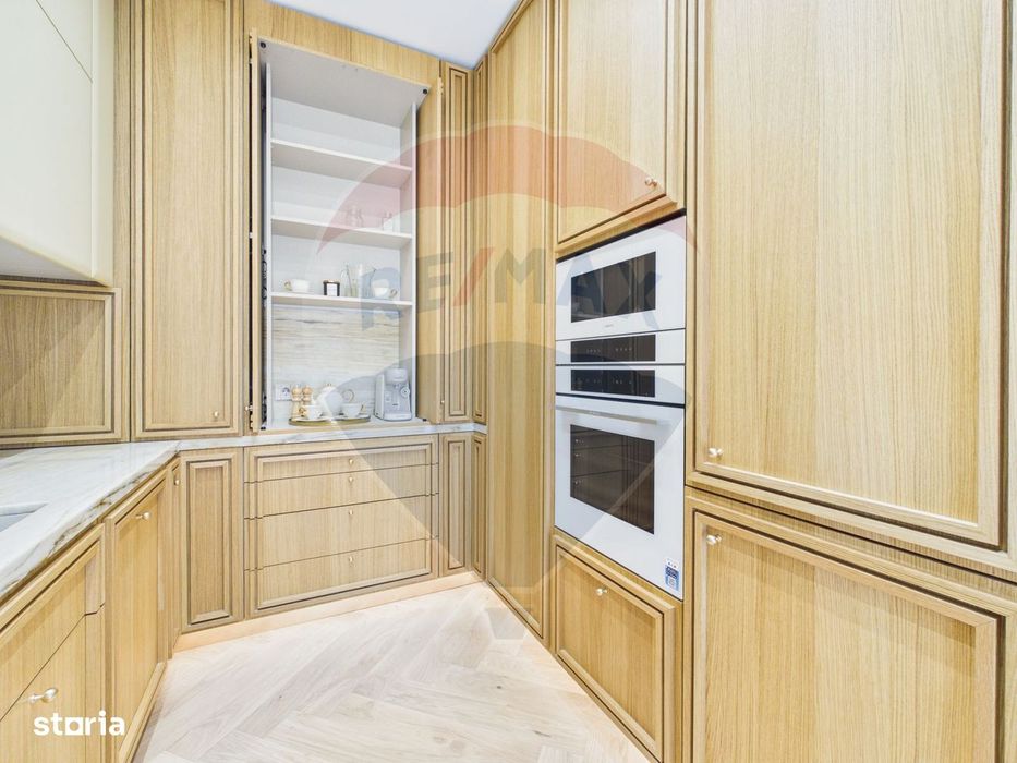 Vila cu 4 camere de vanzare in comunitatea Marina Snagov